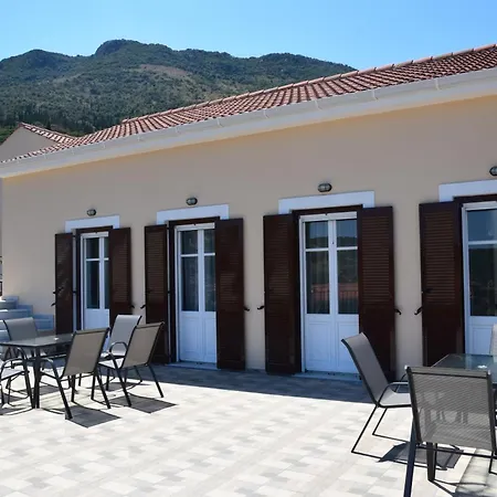 Rogalis Family Apartman Vathí