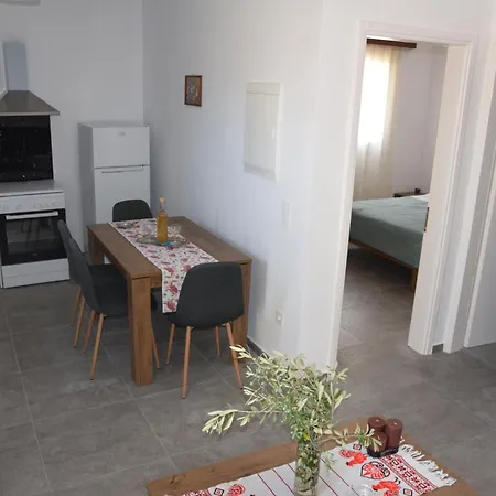 Rogalis Family Ithaka